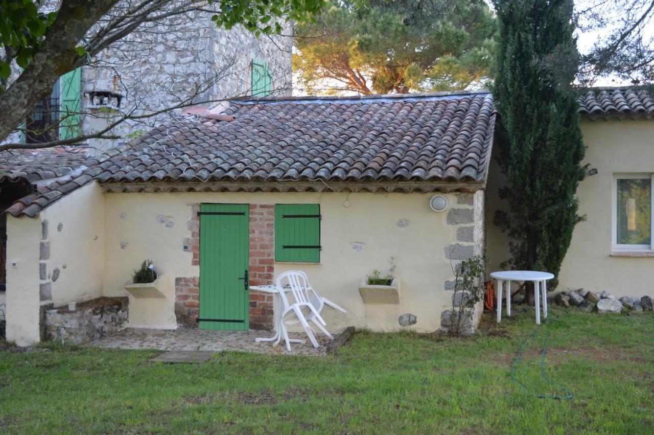Les Loups Dans La Bergerie Bed & Breakfast Banne Exterior photo